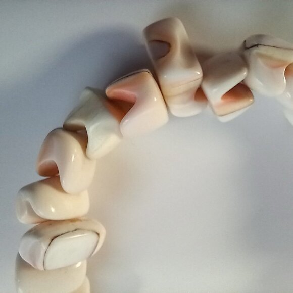 Vintage Pink Luanos Conch Shell Necklace 18 inch Polished Shaped Whites, Pinks - Picture 10 of 10